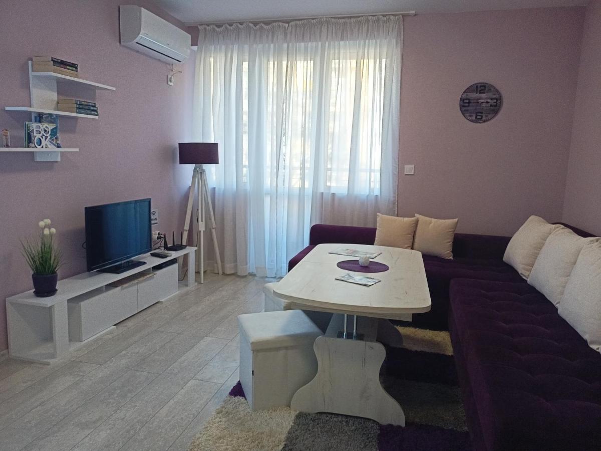 Apartament стоянови *